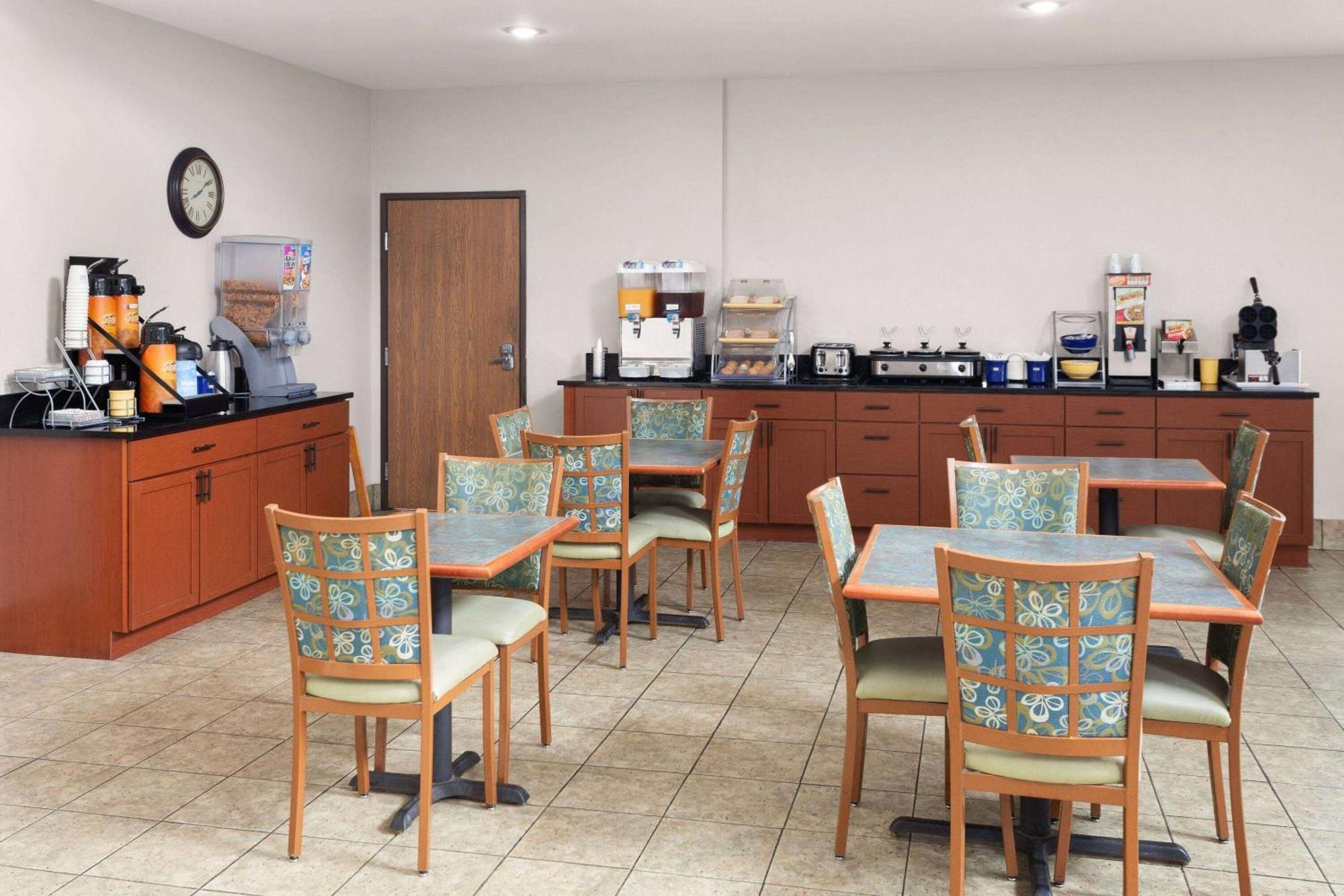 Days Inn & Suites By Wyndham Of Morris Exteriör bild