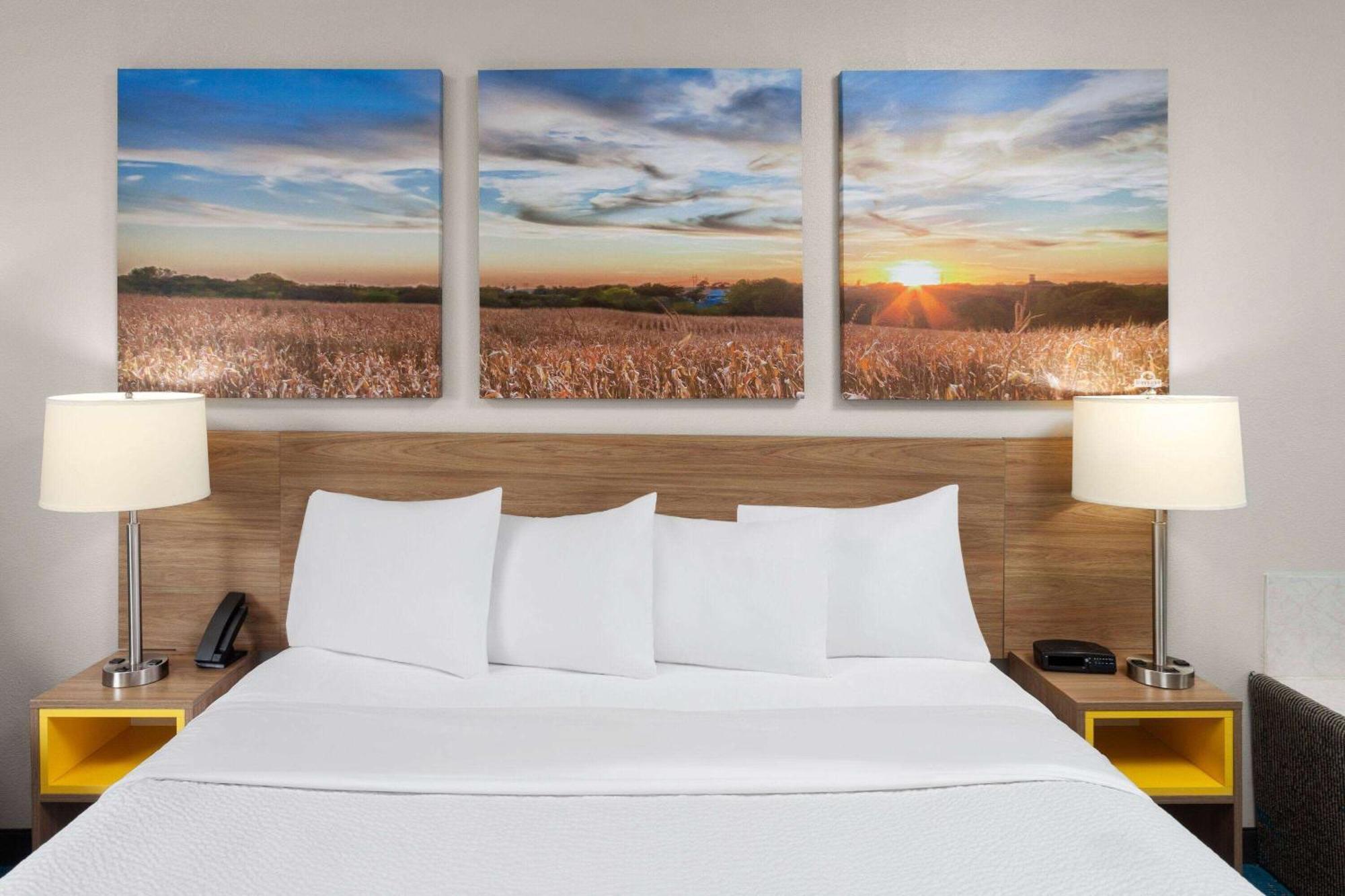 Days Inn & Suites By Wyndham Of Morris Exteriör bild