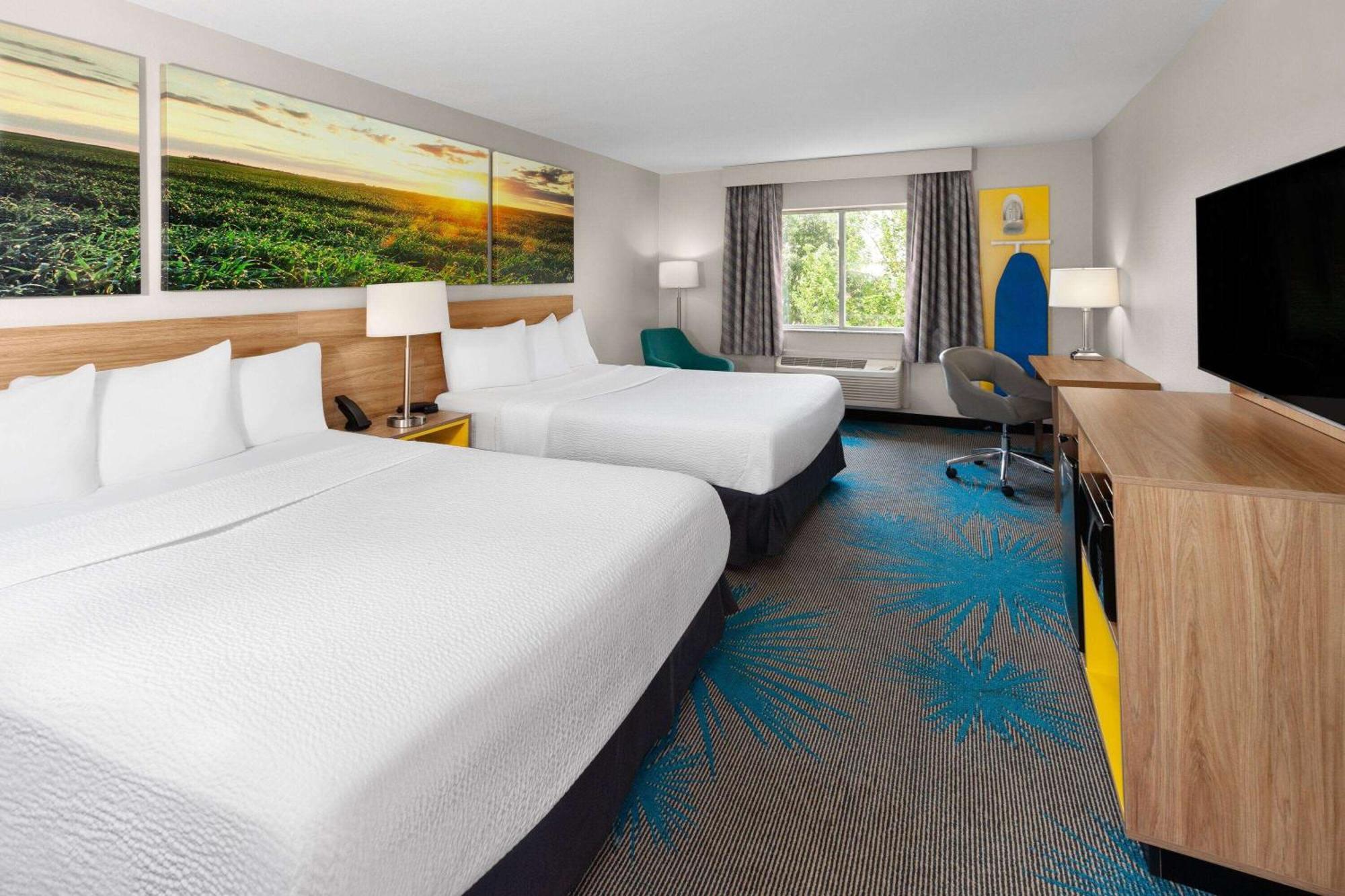 Days Inn & Suites By Wyndham Of Morris Exteriör bild